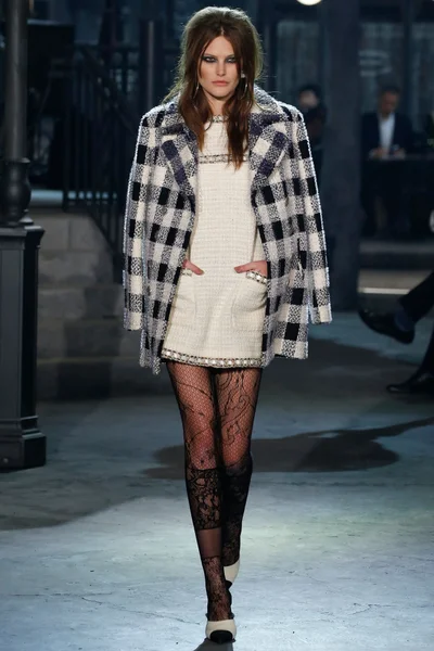 Look 1
